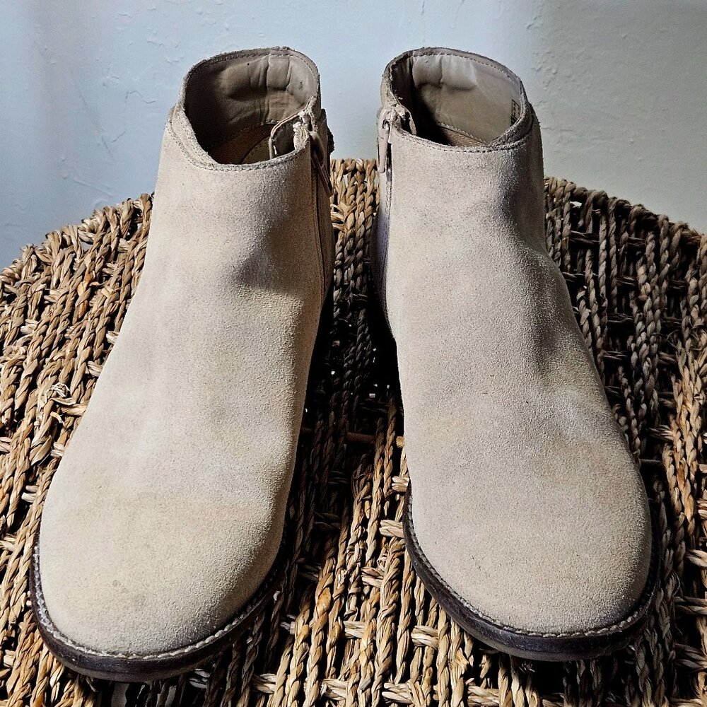 CLARKS Cream Ankle Boots, Women's size 8M